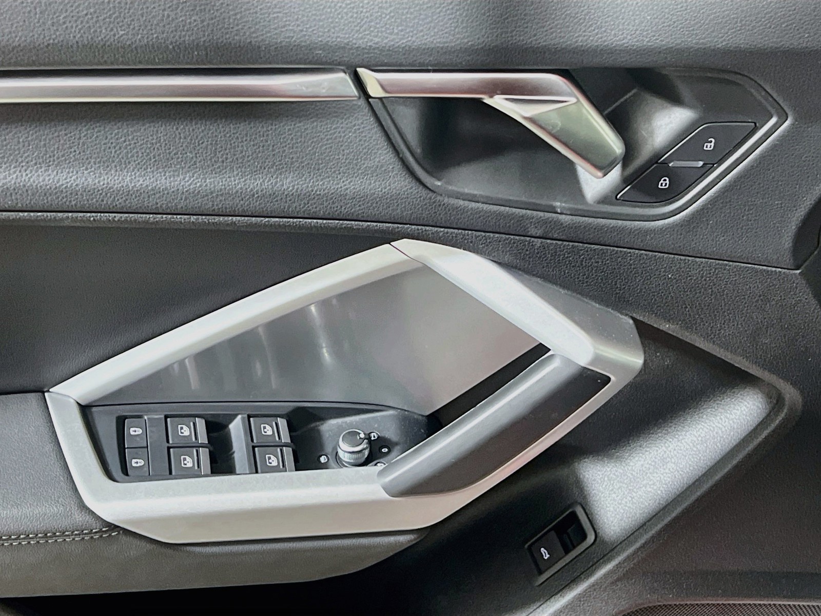 Used 2025  Audi Premium image 14
