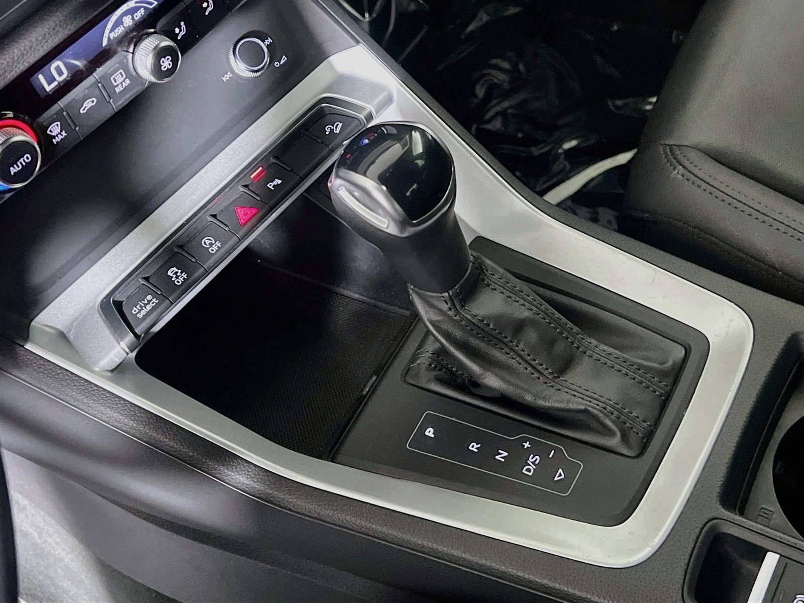 Used 2025  Audi Premium image 20