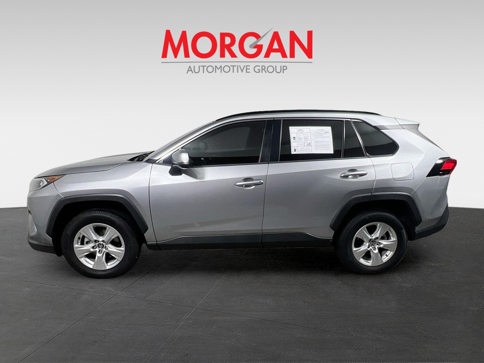 Certified Used 2020 Silver Toyota XLE image 6