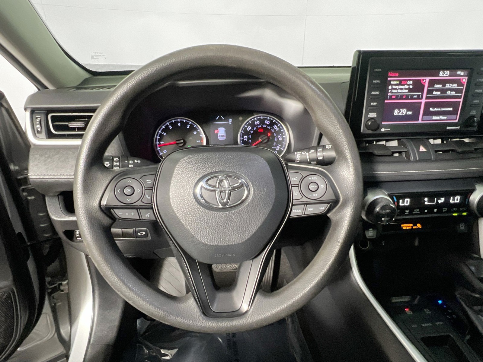 Certified Used 2020 Silver Toyota XLE image 15