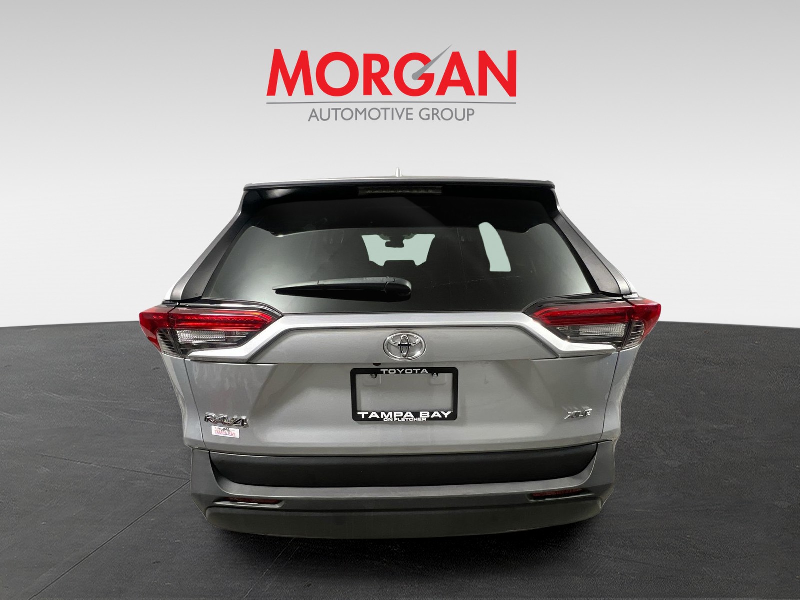 Certified Used 2020 Silver Toyota XLE image 4