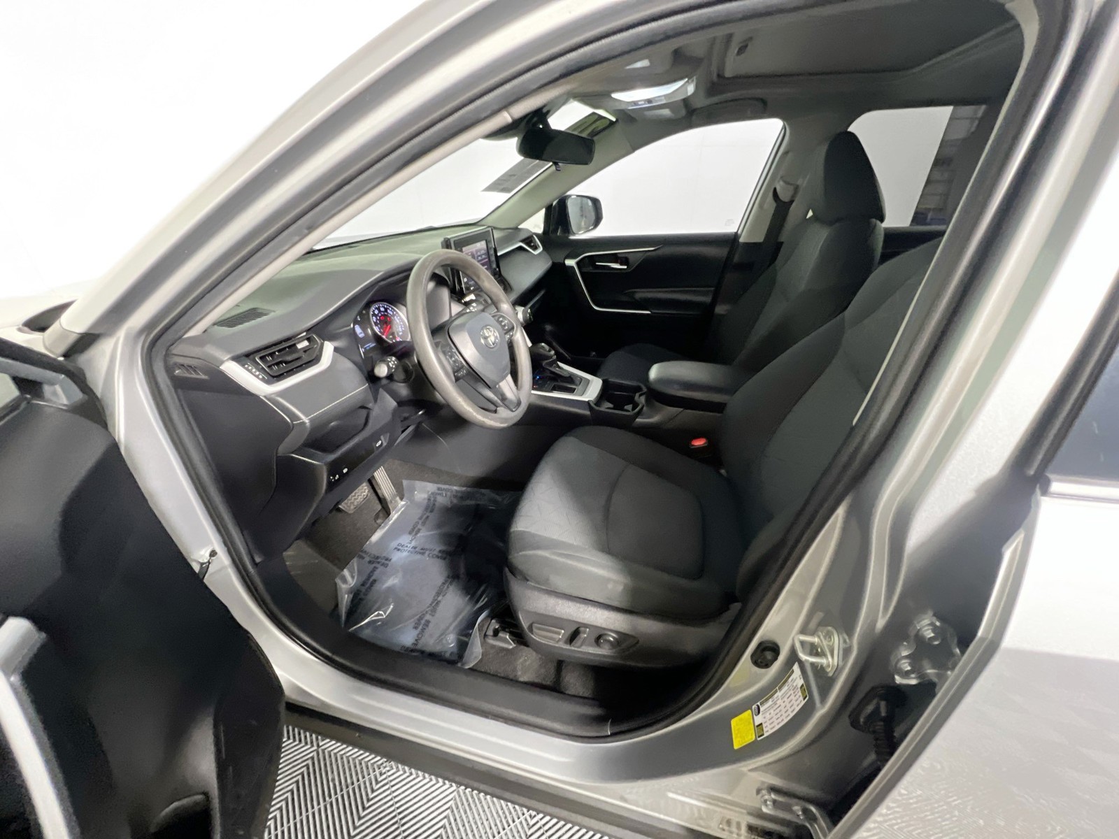 Certified Used 2020 Silver Toyota XLE image 12