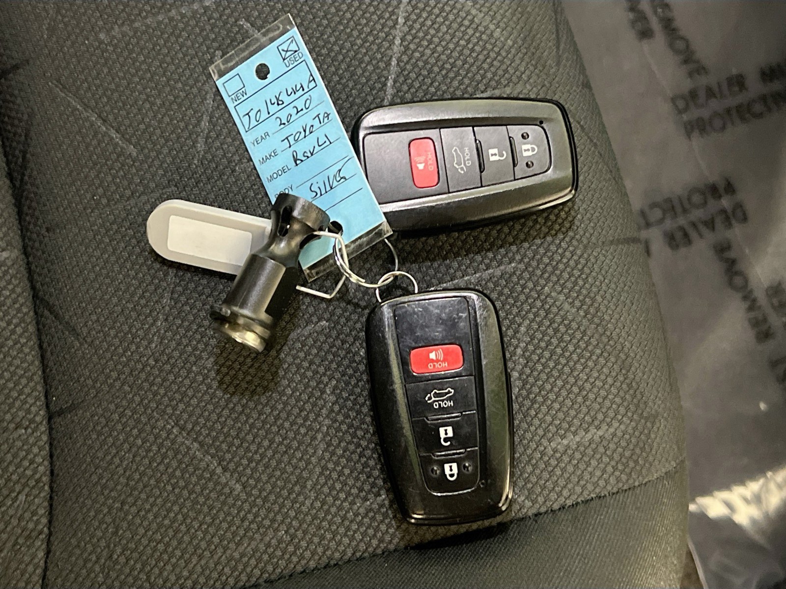 Certified Used 2020 Silver Toyota XLE image 33