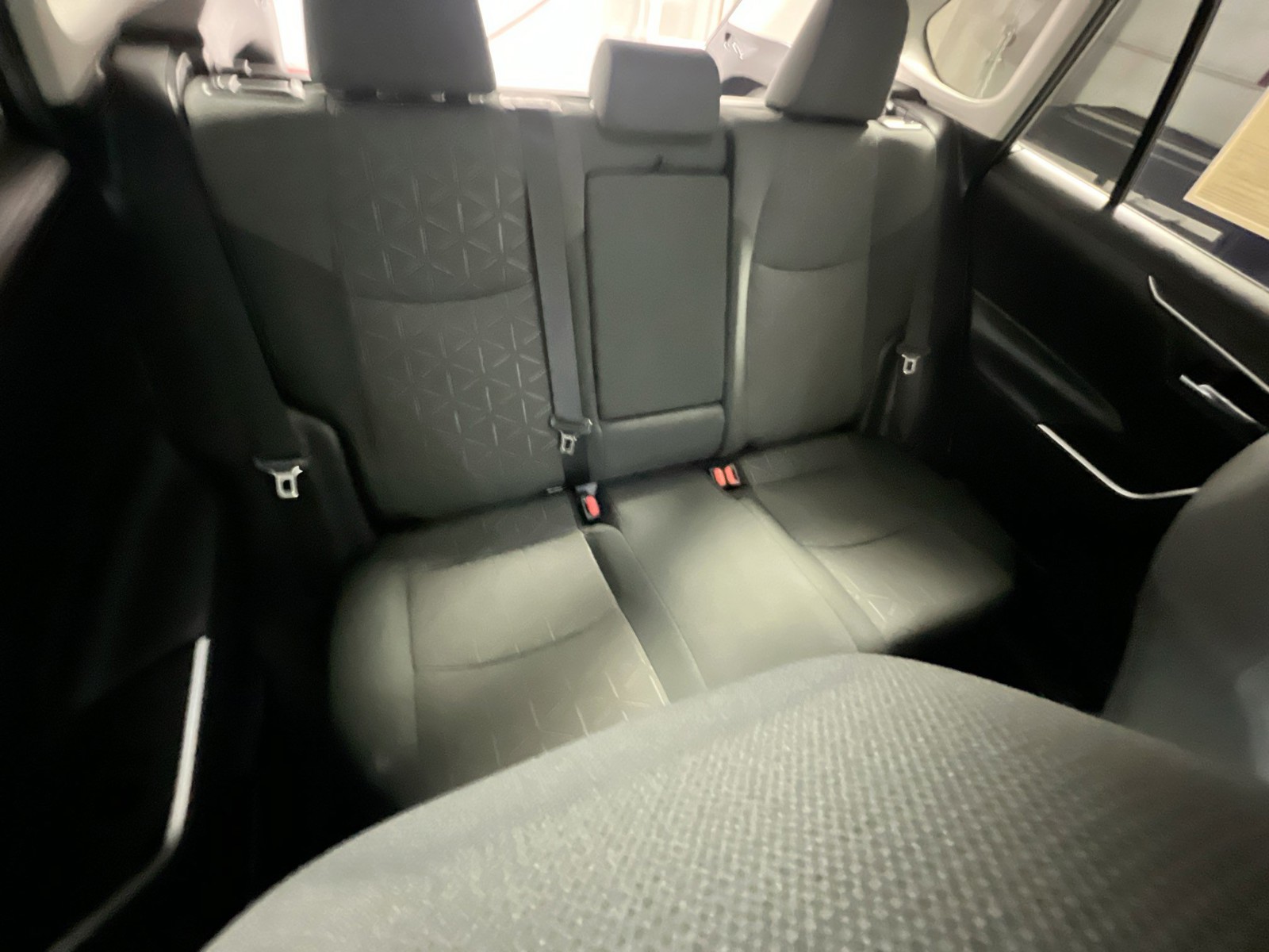 Certified Used 2020 Silver Toyota XLE image 30