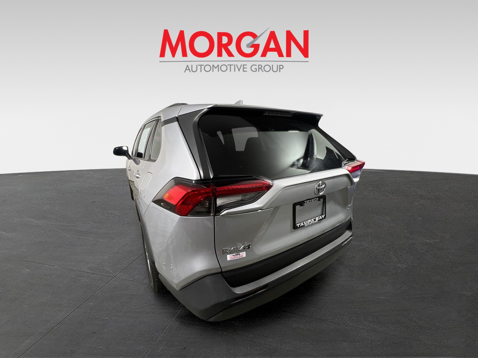 Certified Used 2020 Silver Toyota XLE image 5