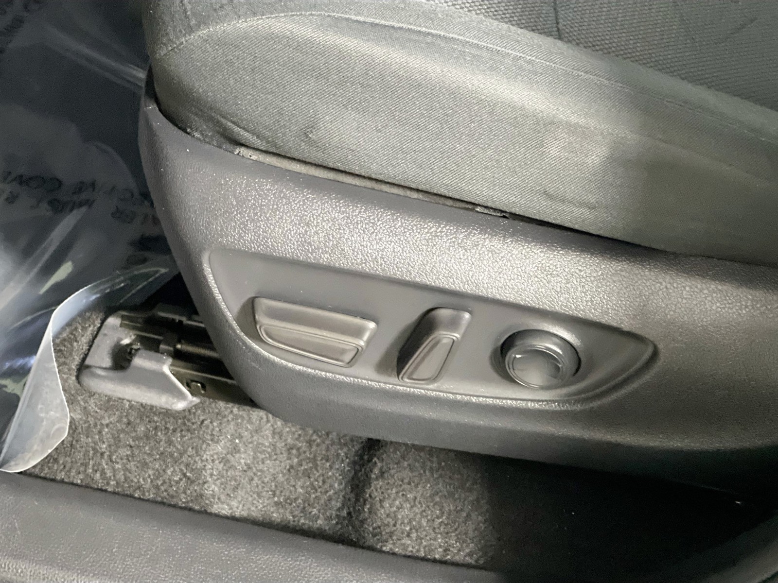 Certified Used 2020 Silver Toyota XLE image 13