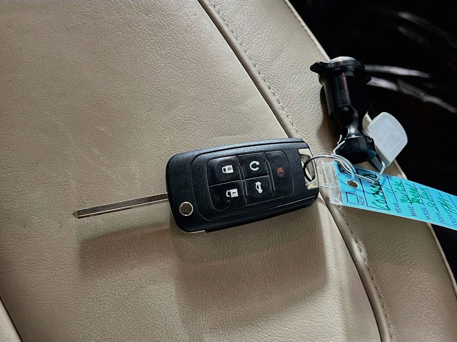 Used 2011 Gold Buick CXL image 32