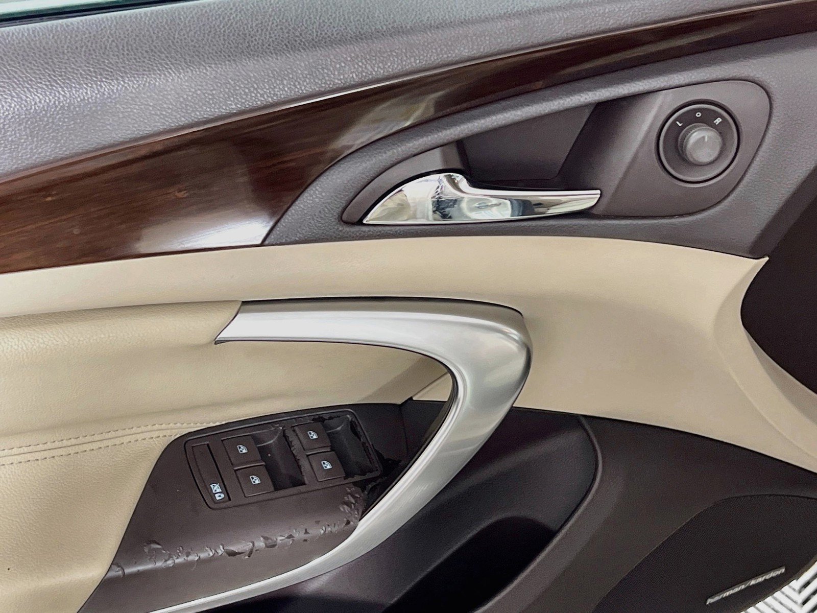 Used 2011 Gold Buick CXL image 14