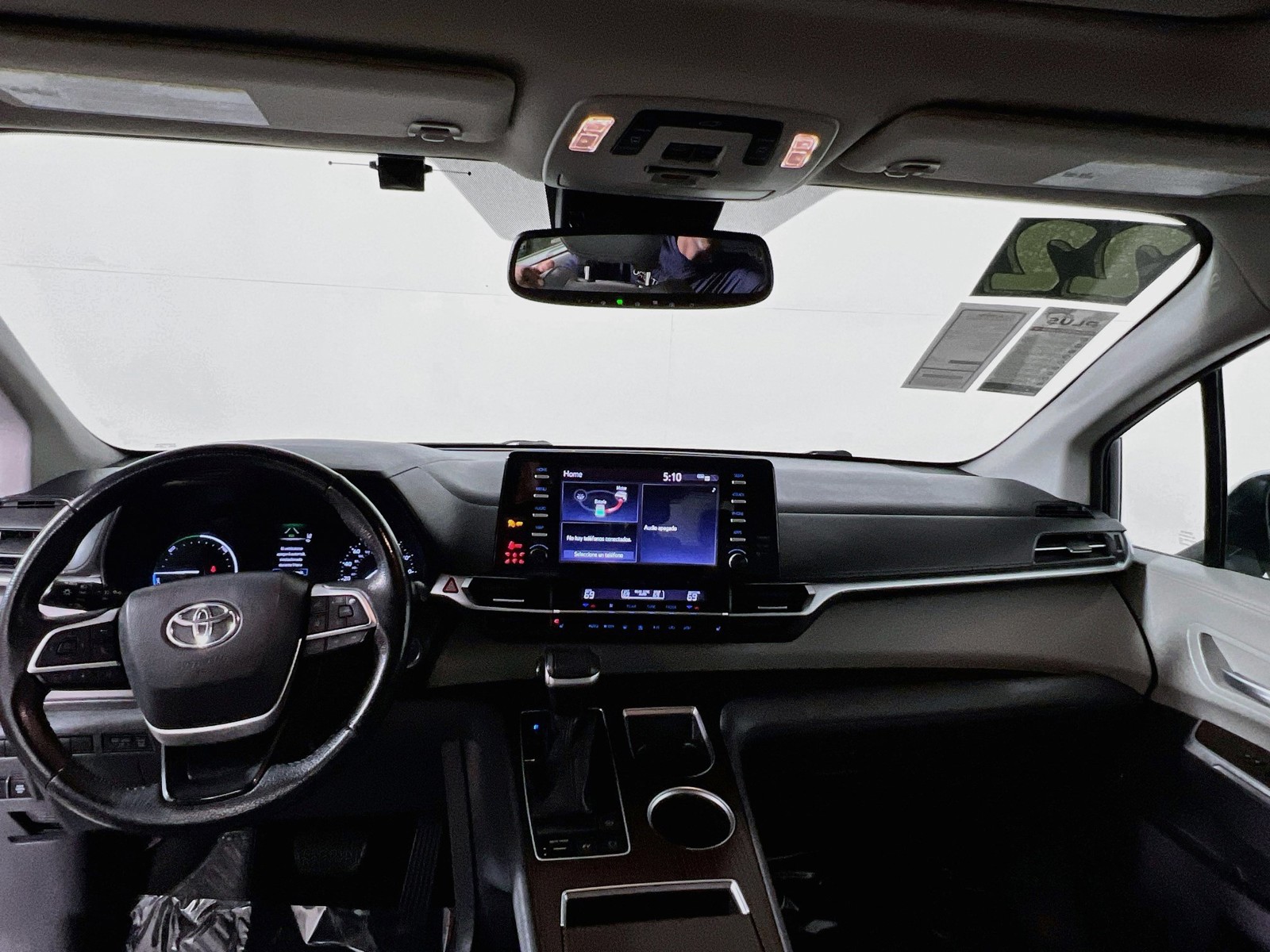 Used 2022 Beige Toyota XLE image 27