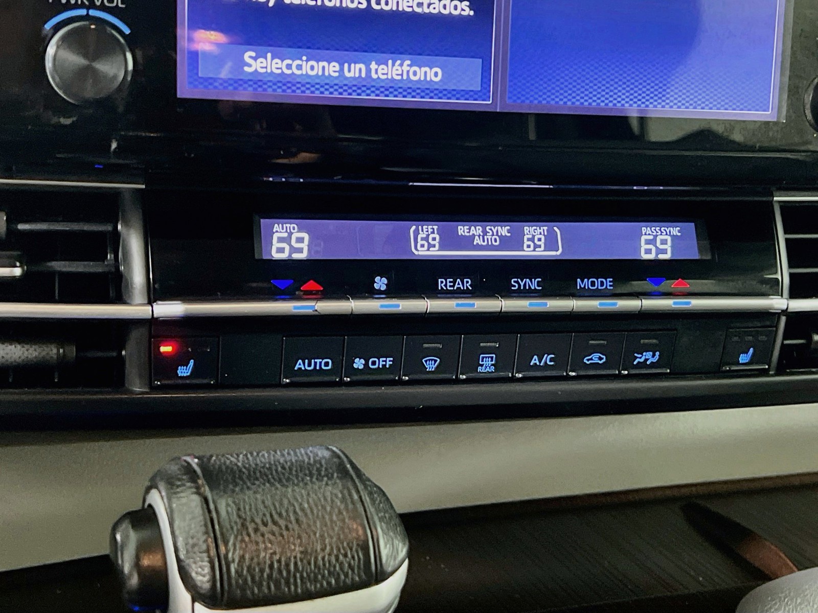 Used 2022 Beige Toyota XLE image 23