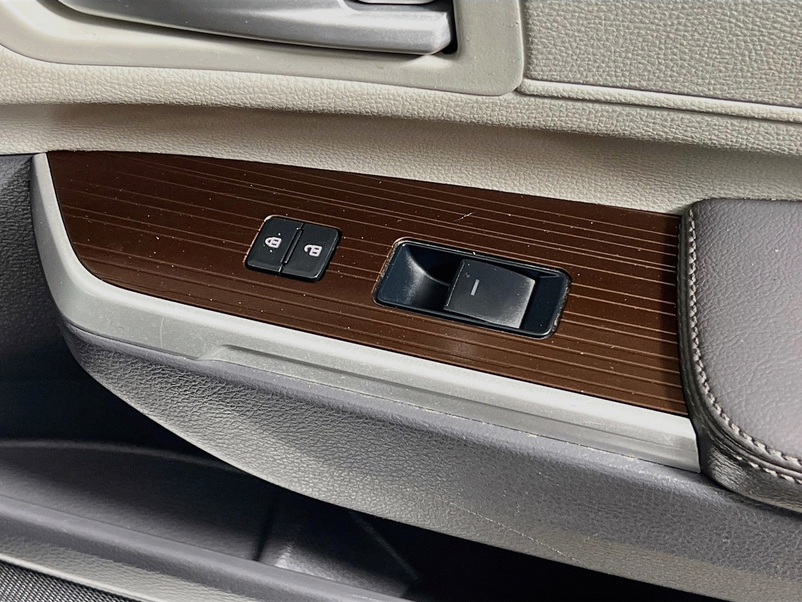 Used 2022 Beige Toyota XLE image 29