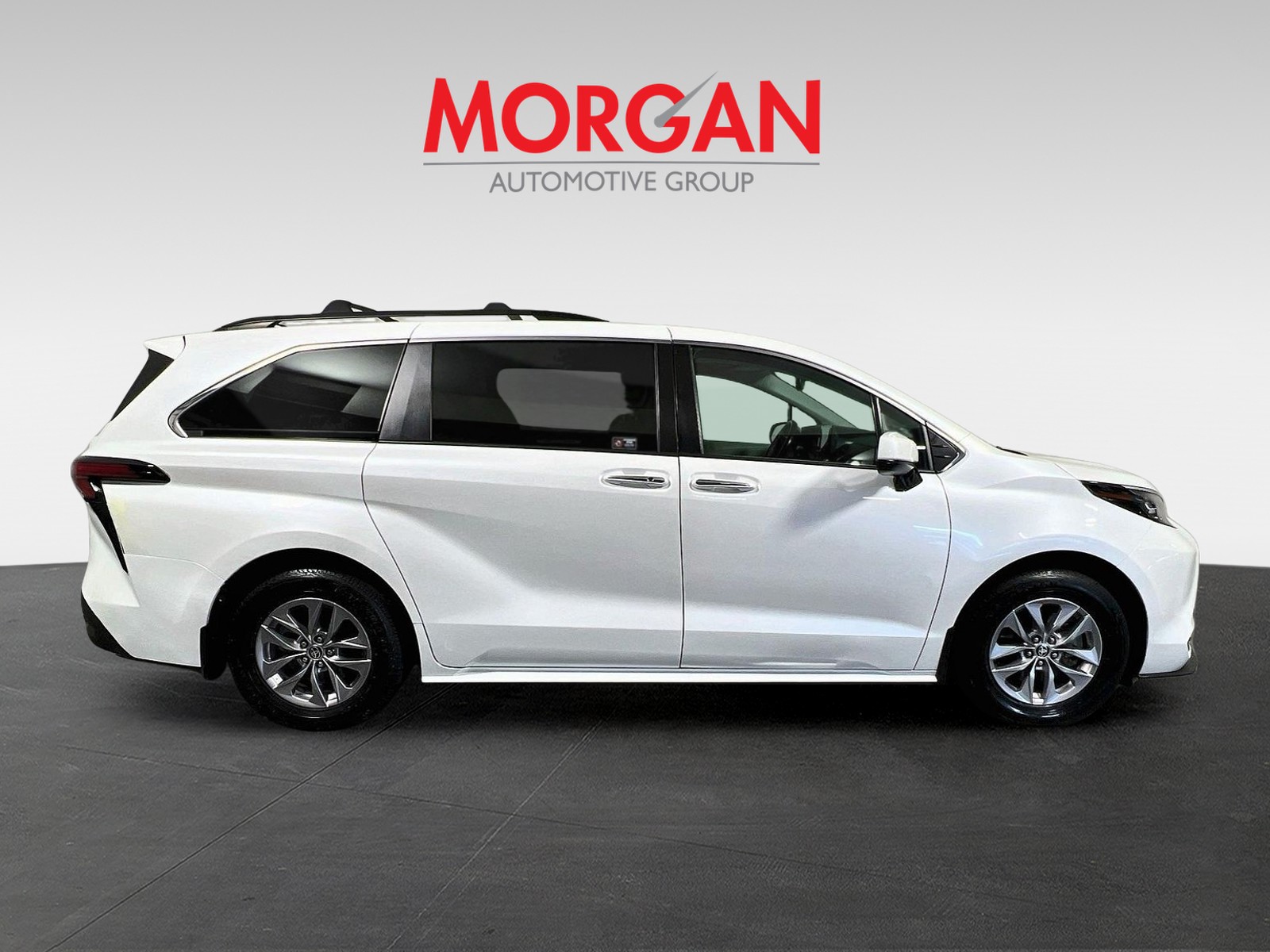Used 2022 Beige Toyota XLE image 2