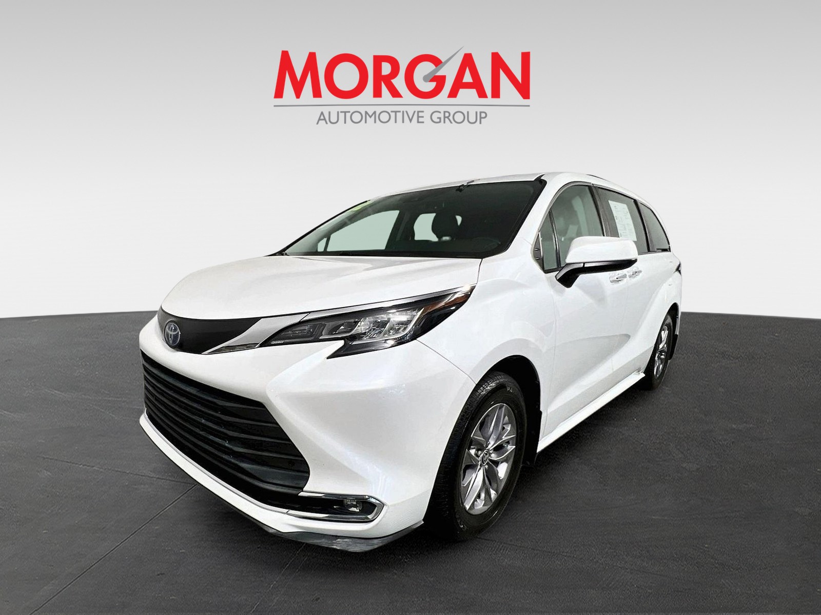 Used 2022 Beige Toyota XLE image 7