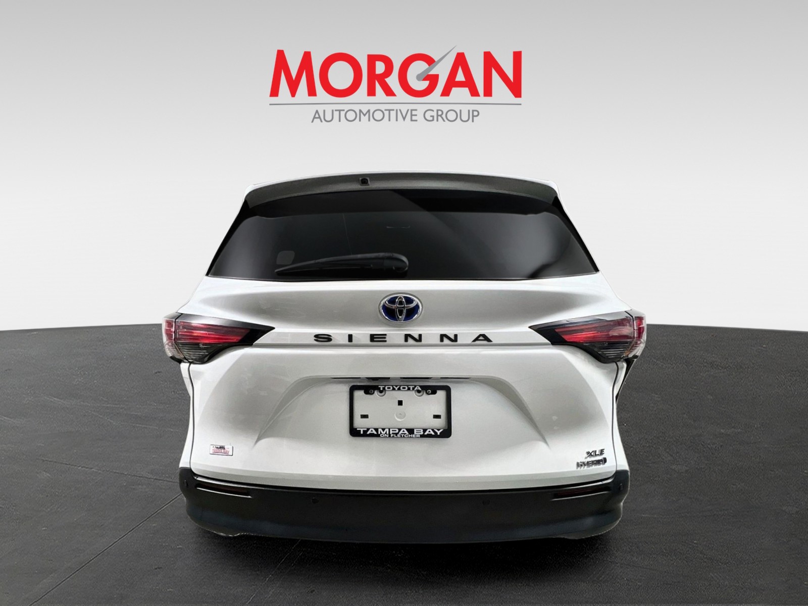 Used 2022 Beige Toyota XLE image 4