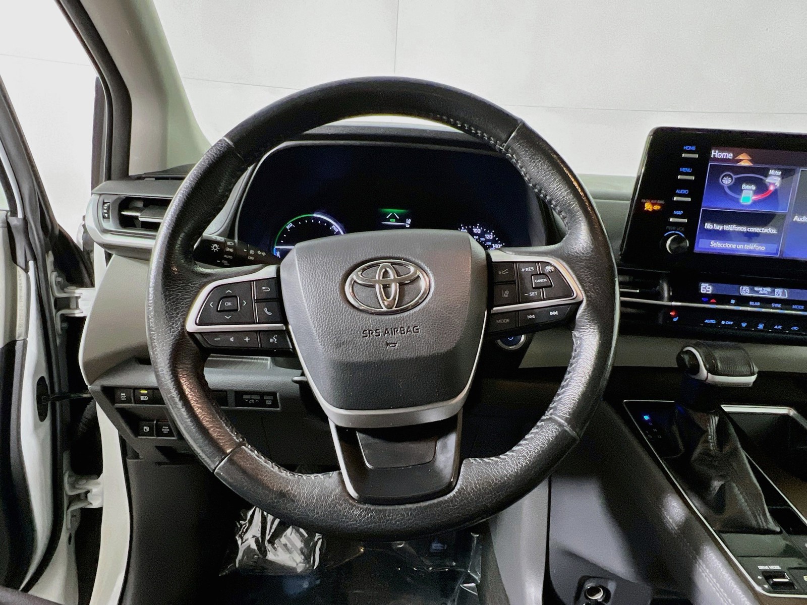 Used 2022 Beige Toyota XLE image 15
