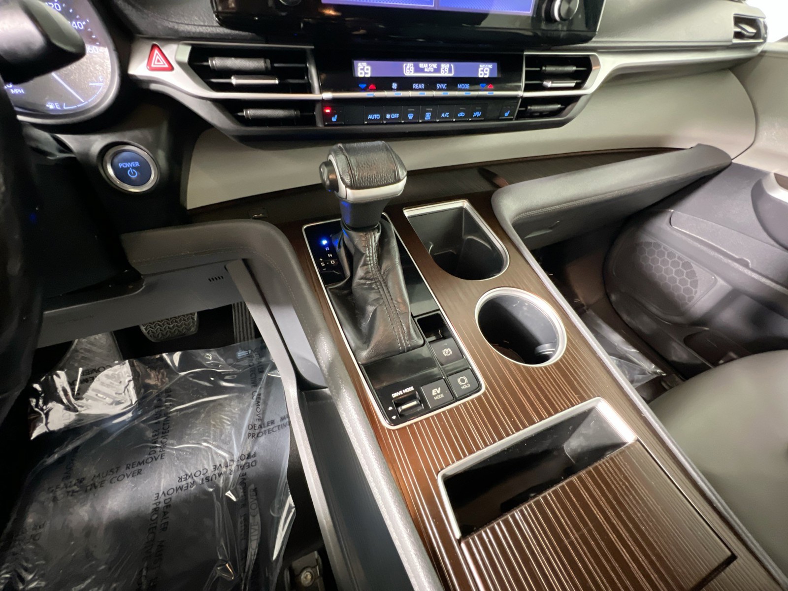 Used 2022 Beige Toyota XLE image 22