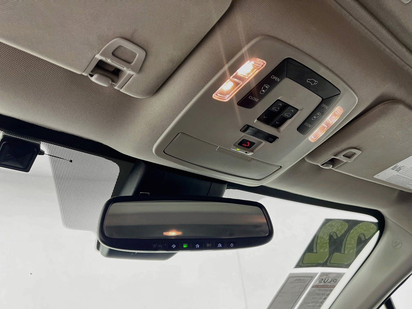 Used 2022 Beige Toyota XLE image 18