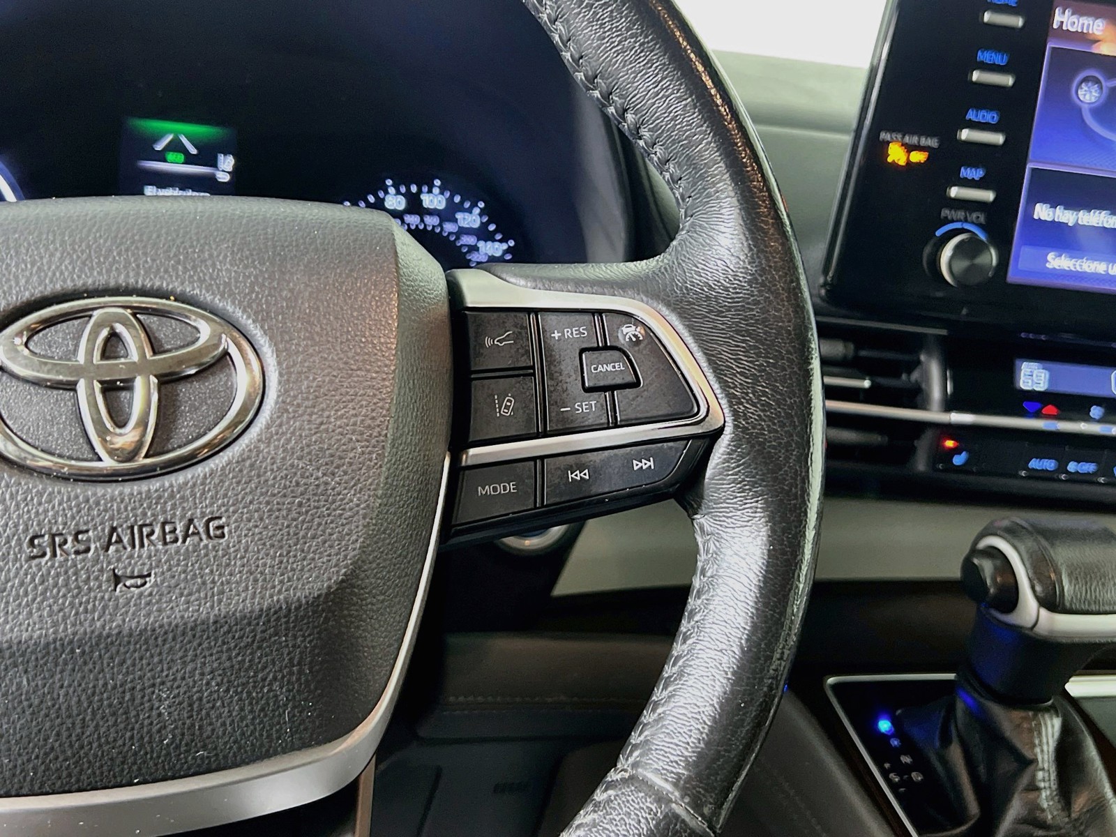 Used 2022 Beige Toyota XLE image 17