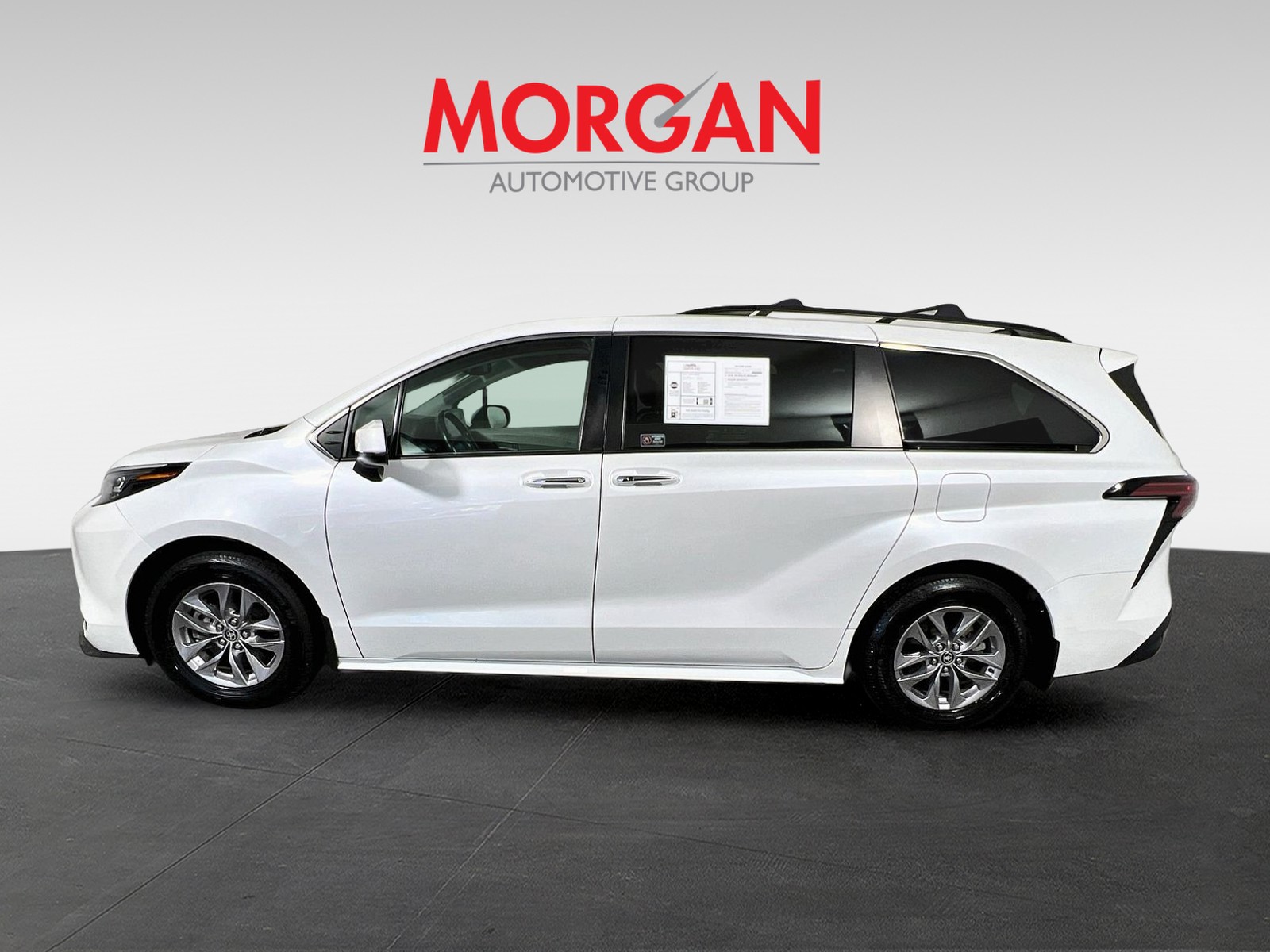 Used 2022 Beige Toyota XLE image 6