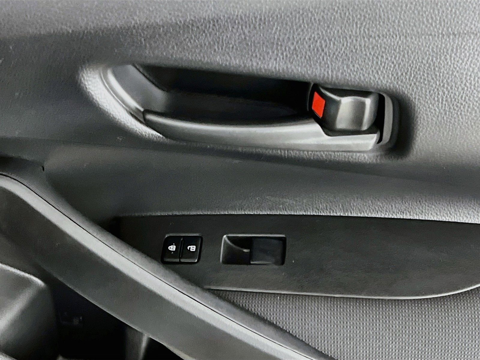 Used 2025  Toyota LE image 26