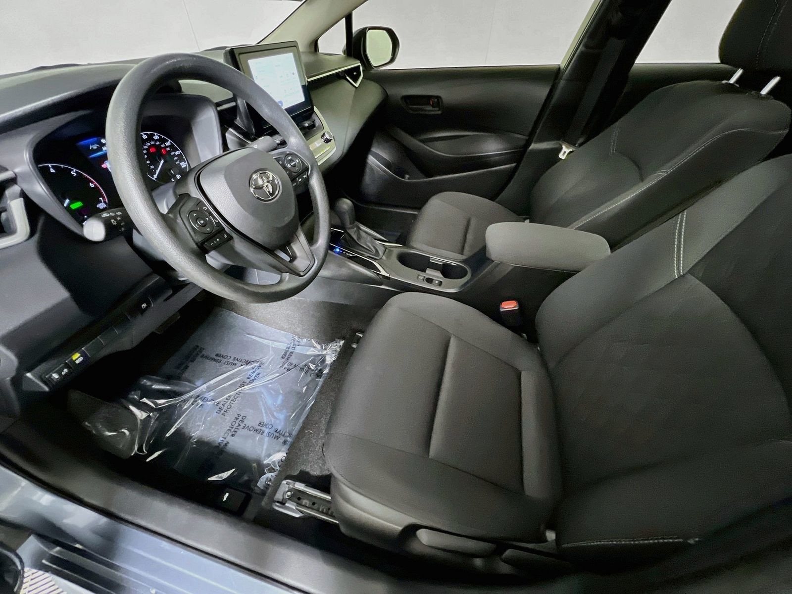 Used 2025  Toyota LE image 10