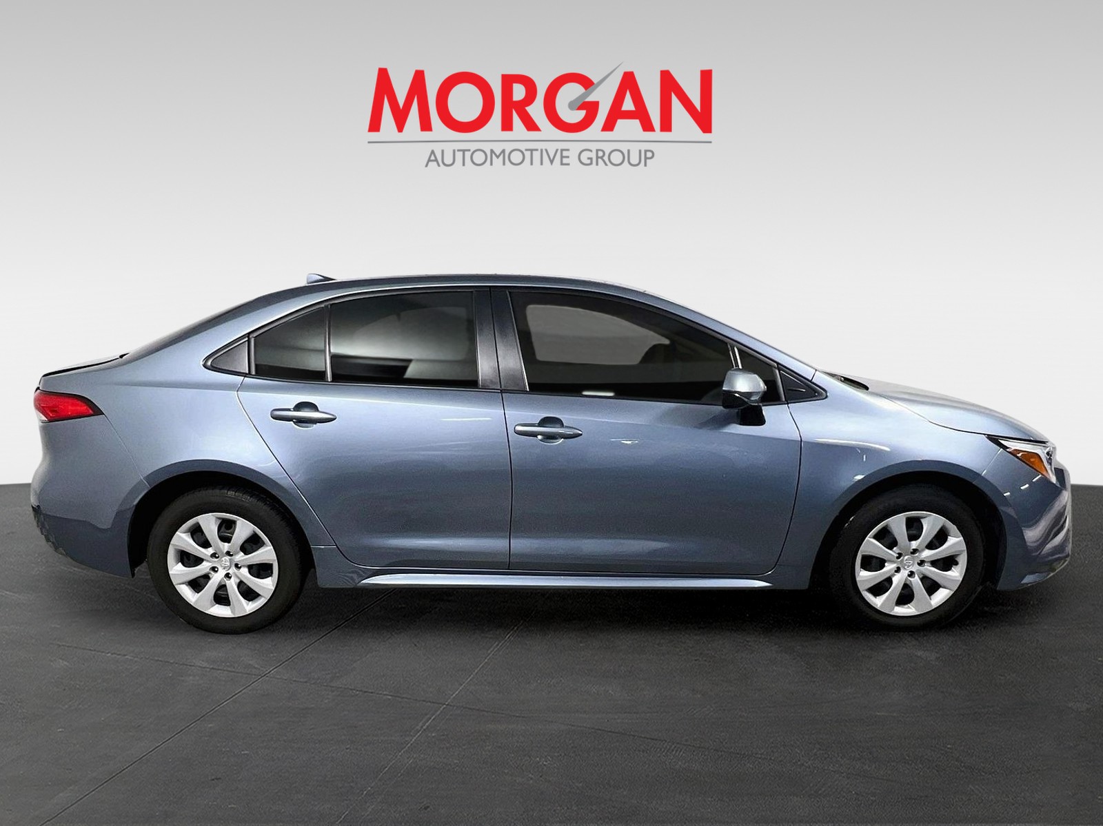 Used 2025  Toyota LE image 2