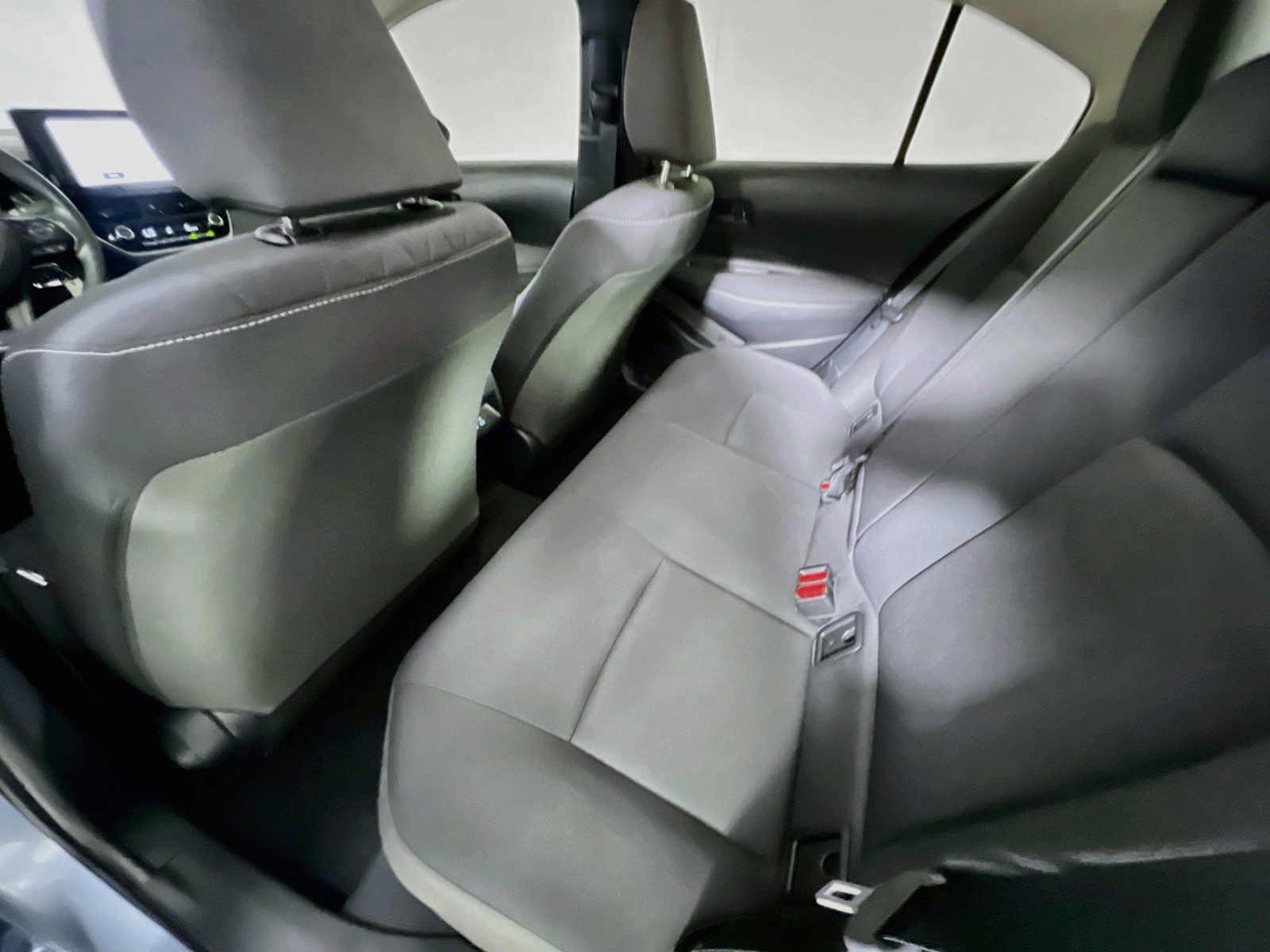 Used 2025  Toyota LE image 23
