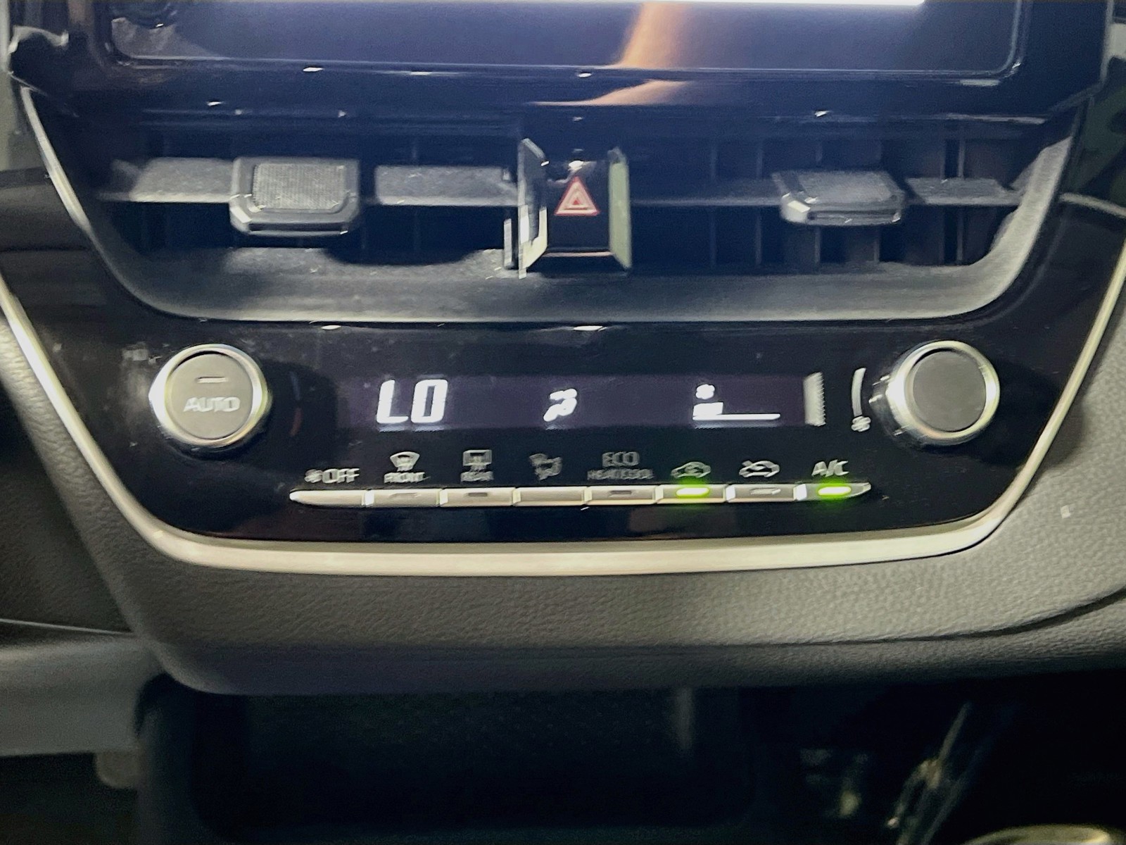 Used 2025  Toyota LE image 20