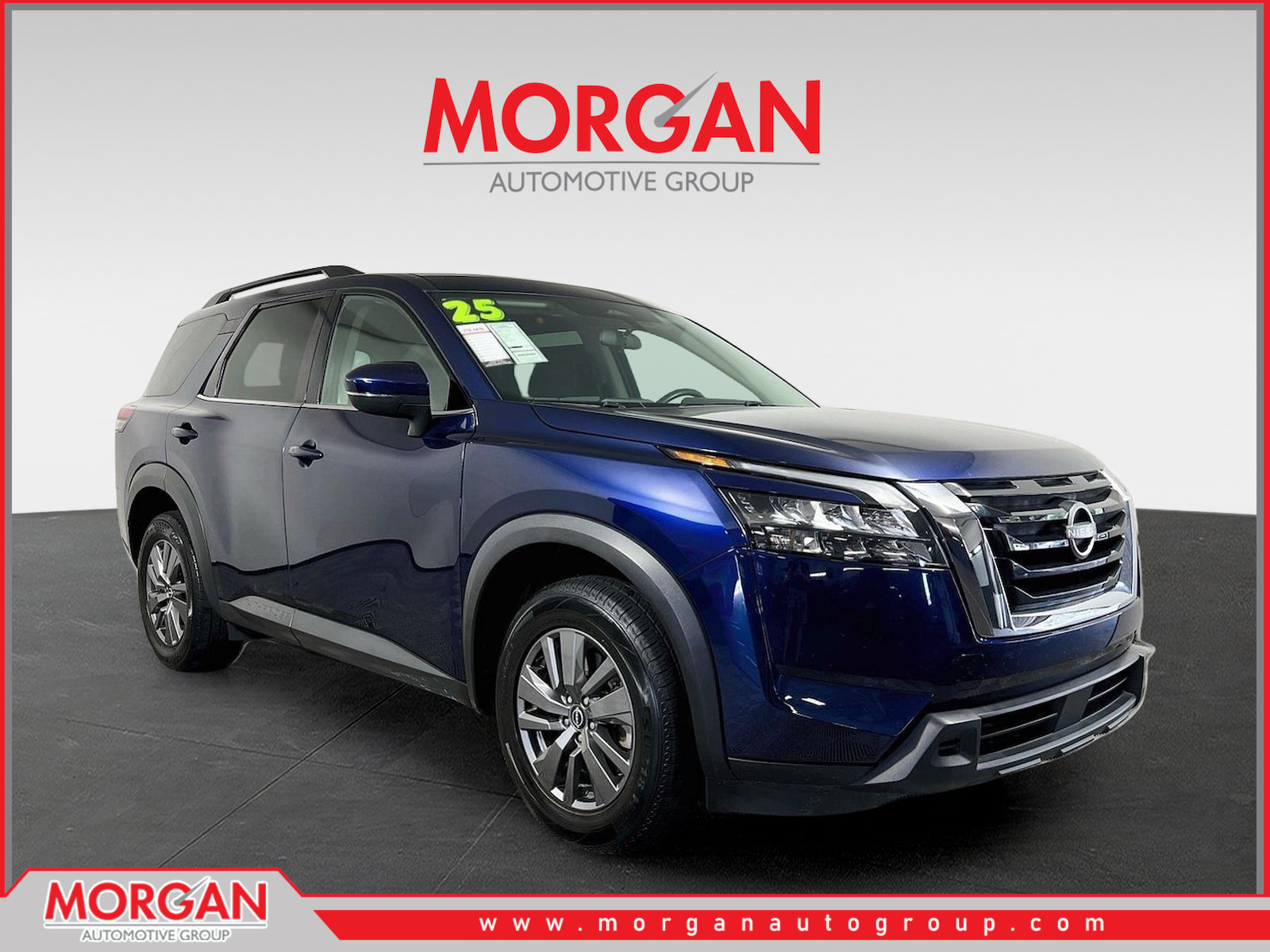 2025 Nissan Pathfinder SV