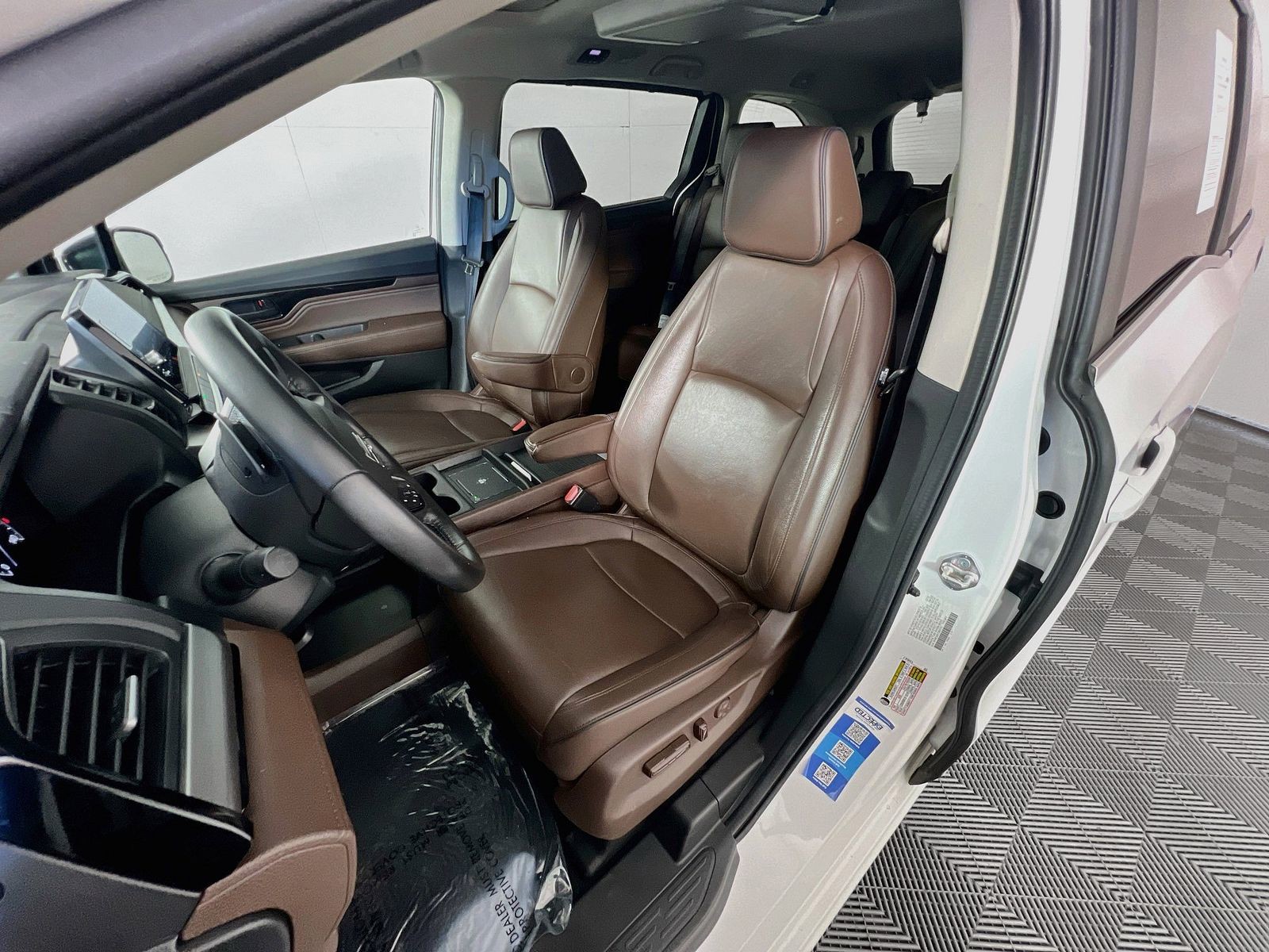 Used 2025  Honda Touring image 10