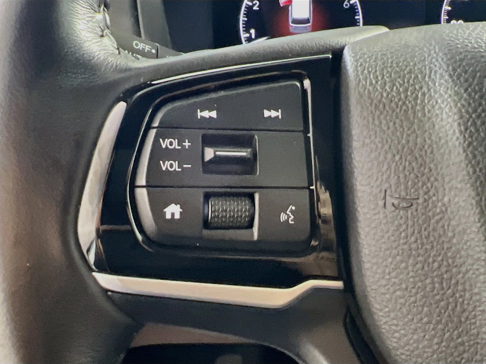 Used 2025  Honda Touring image 17