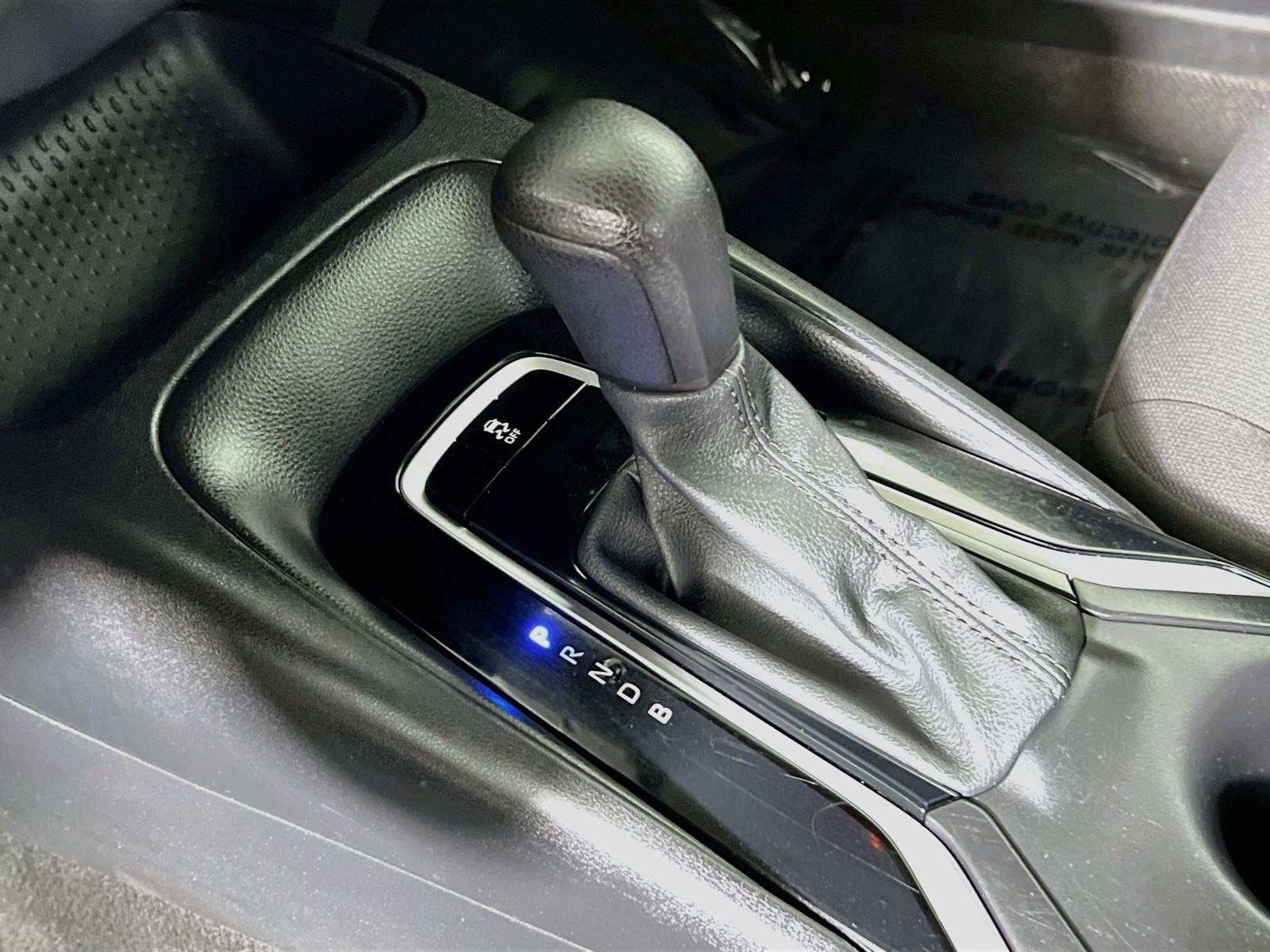 Used 2024 White Toyota LE image 19