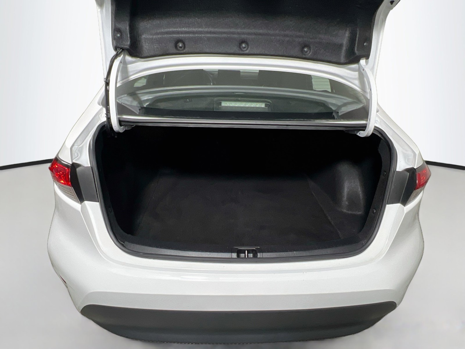 Used 2024 White Toyota LE image 29