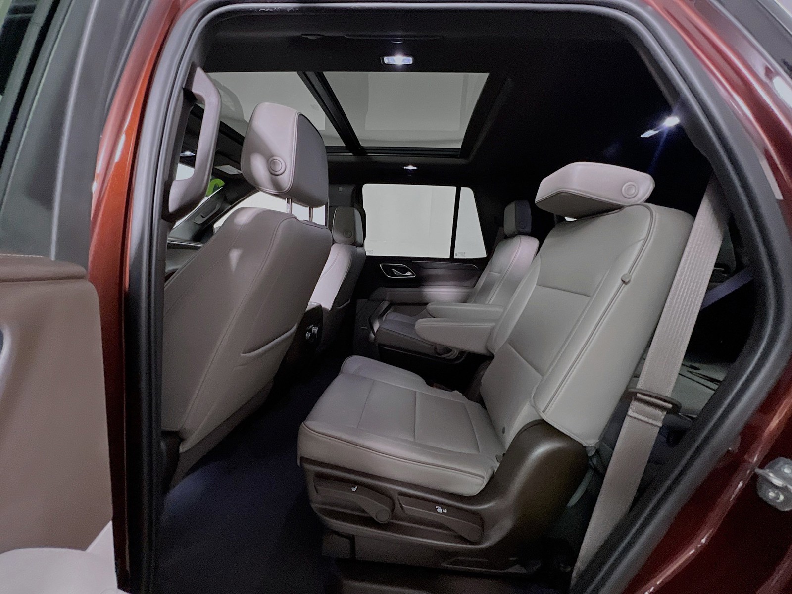 Used 2023  GMC SLT image 25