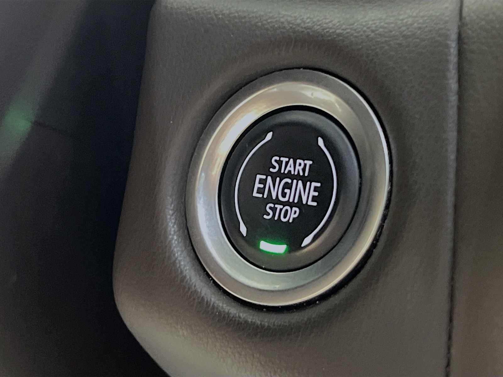 Used 2023  GMC SLT image 19
