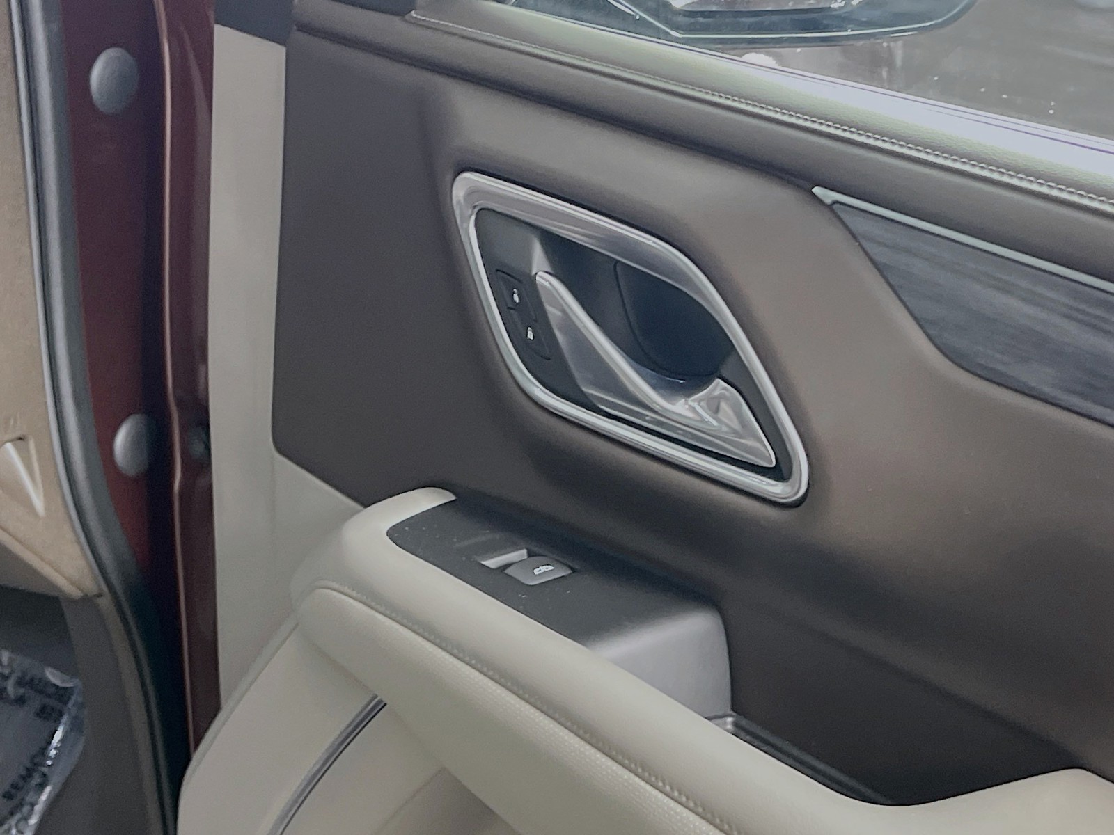 Used 2023  GMC SLT image 28