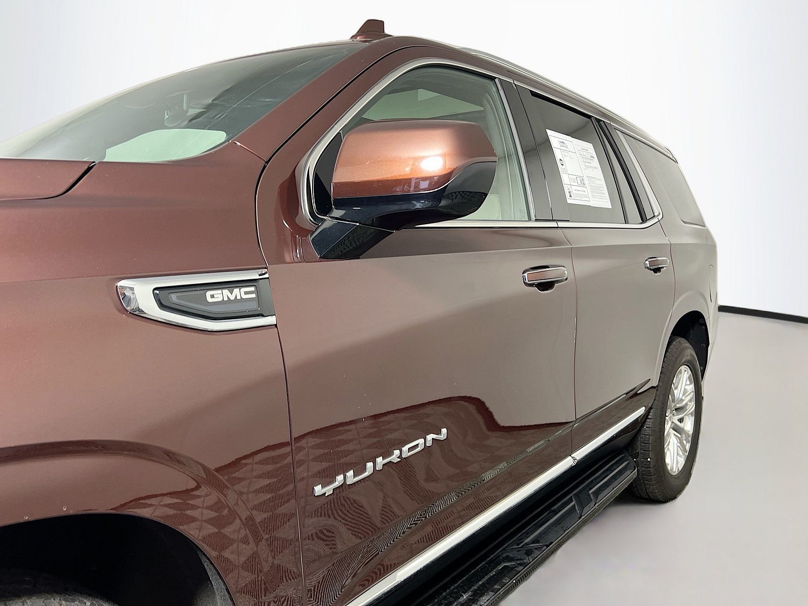 Used 2023  GMC SLT image 9