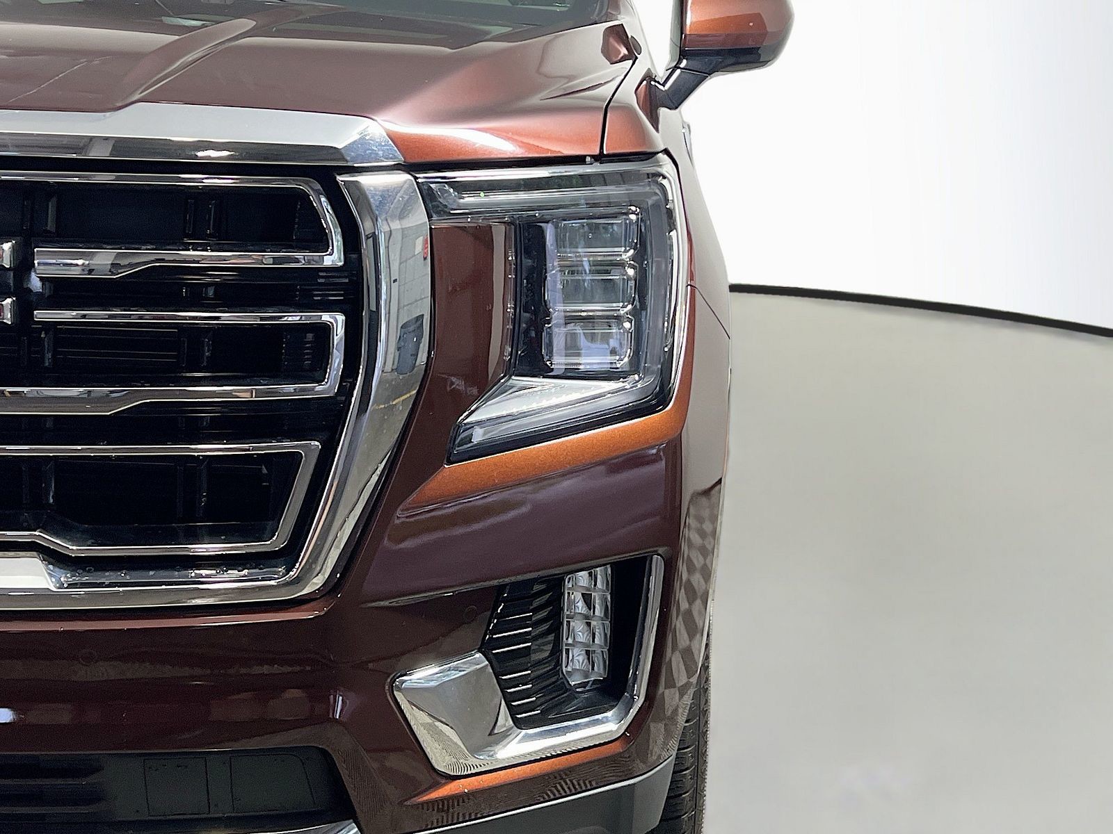 Used 2023  GMC SLT image 8