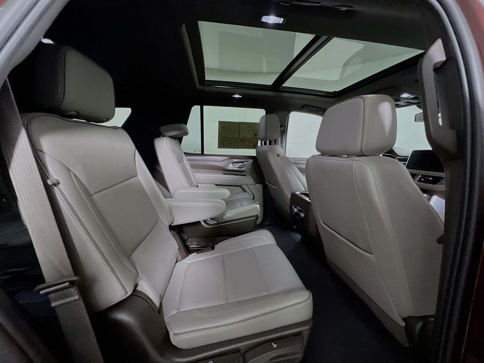 Used 2023  GMC SLT image 29