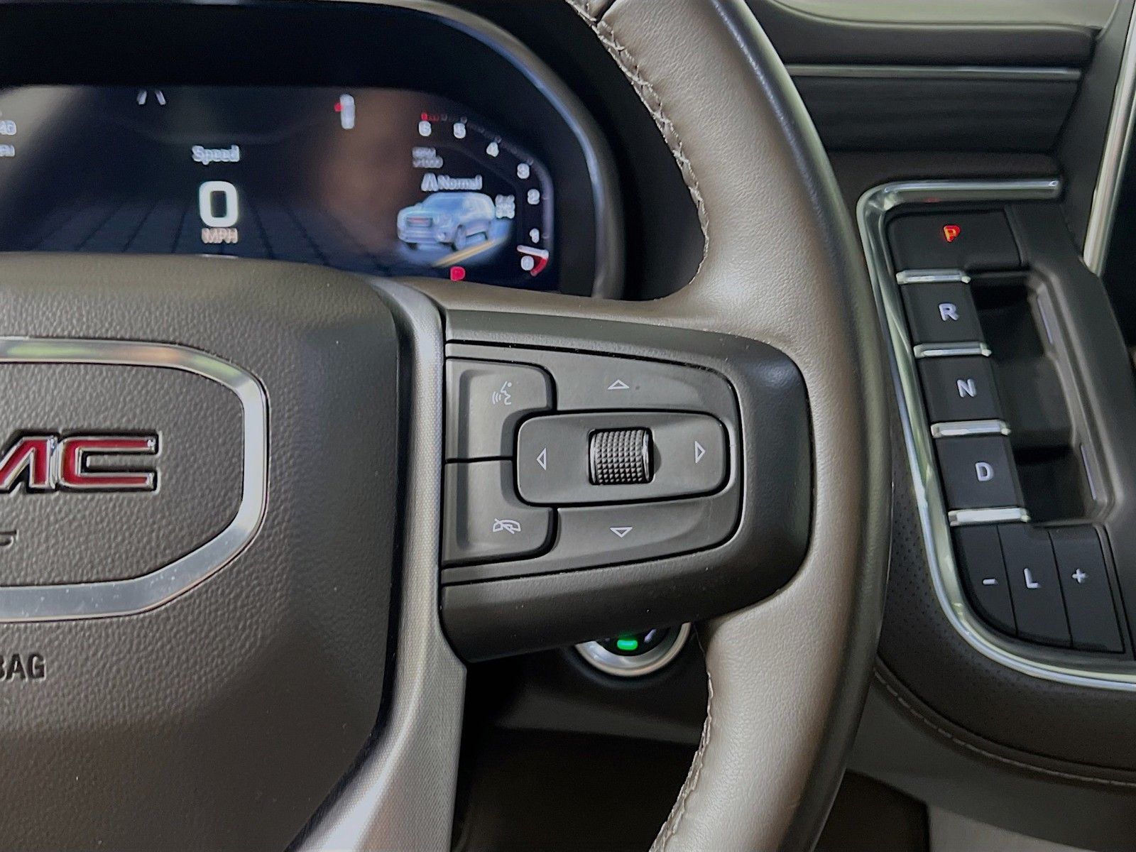 Used 2023  GMC SLT image 16