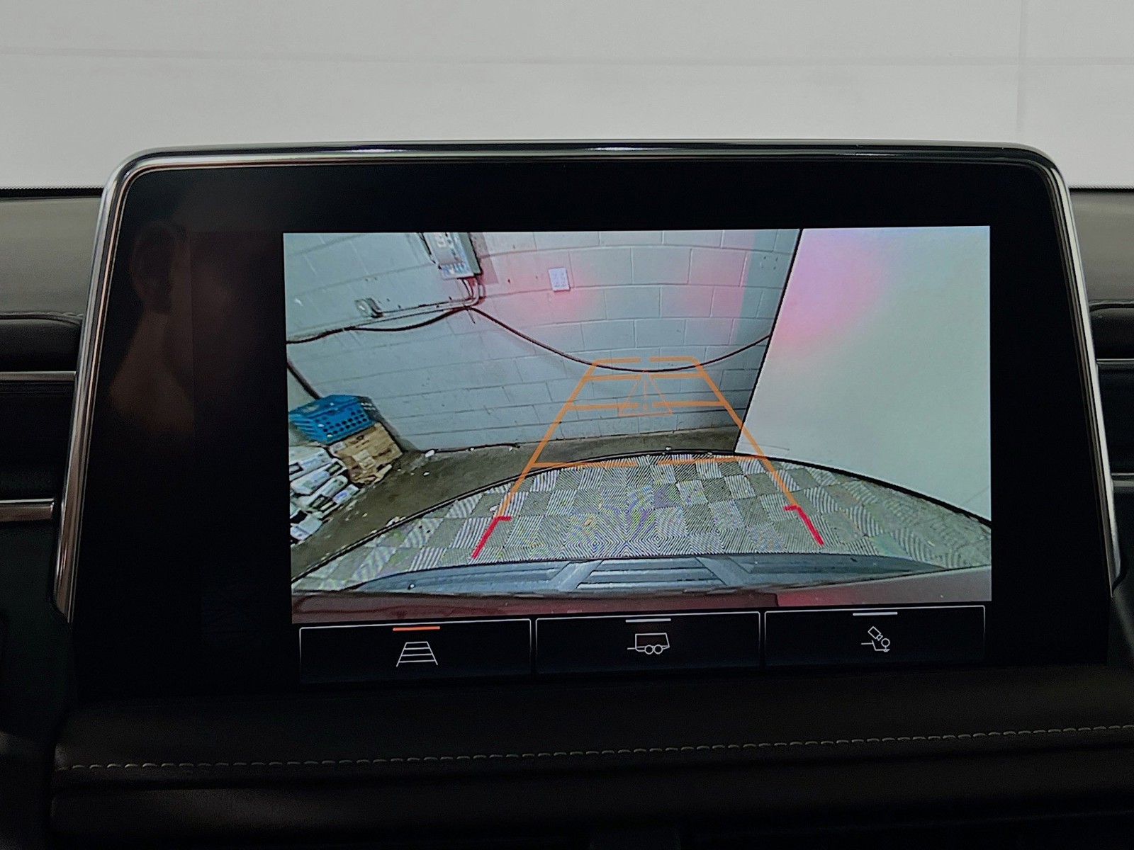 Used 2023  GMC SLT image 24