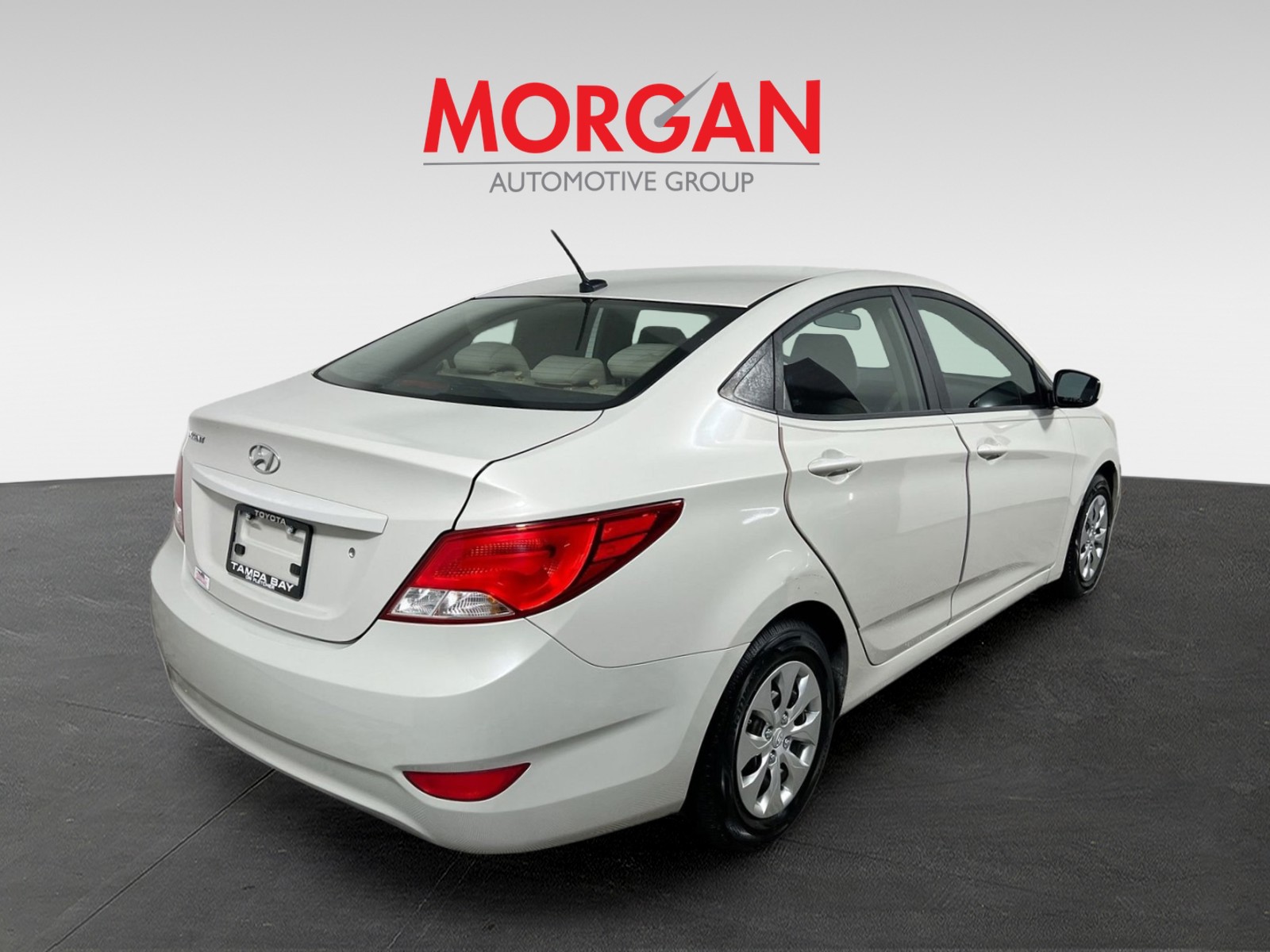 Used 2016 Beige Hyundai SE image 3