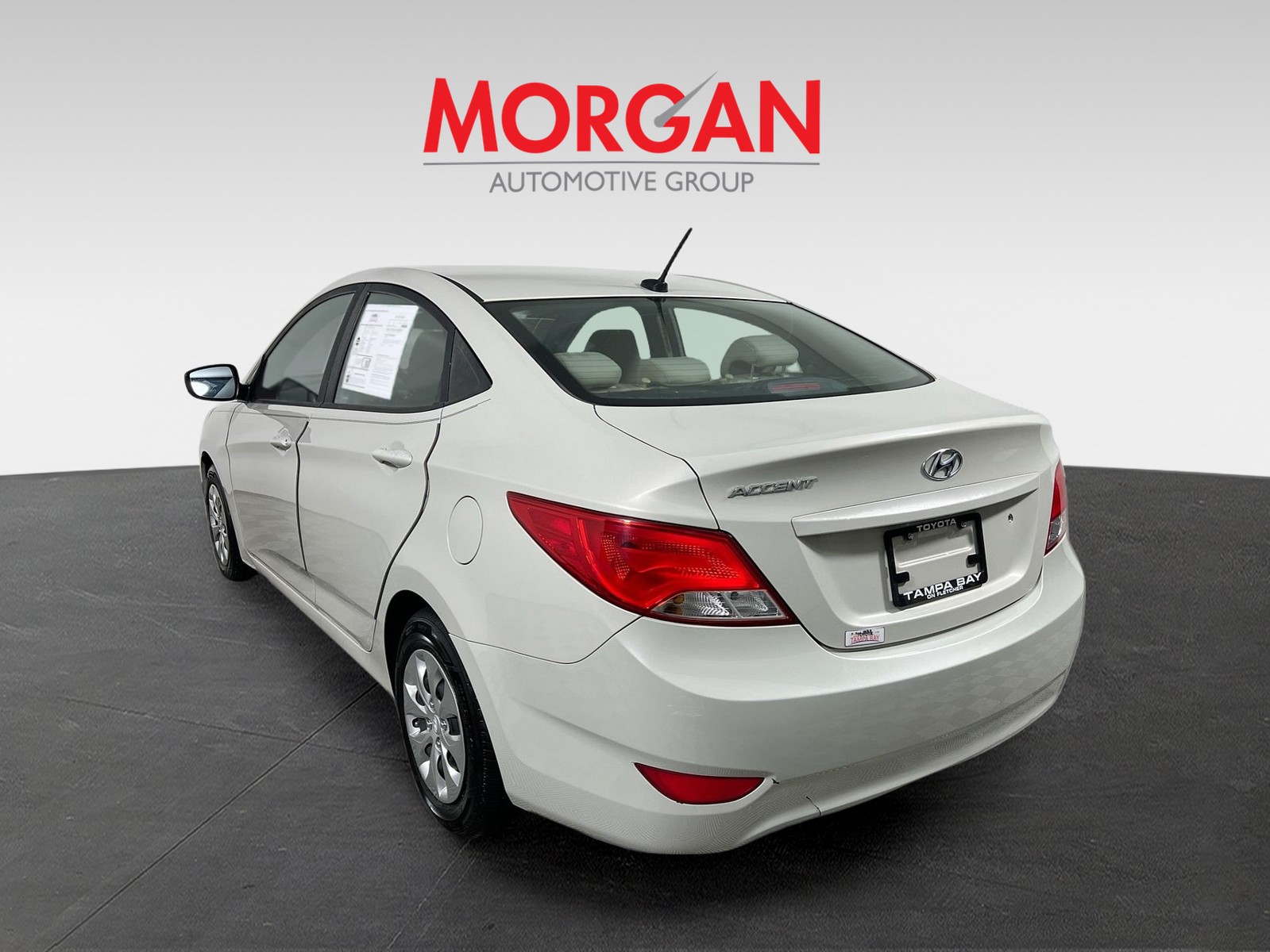 Used 2016 Beige Hyundai SE image 5