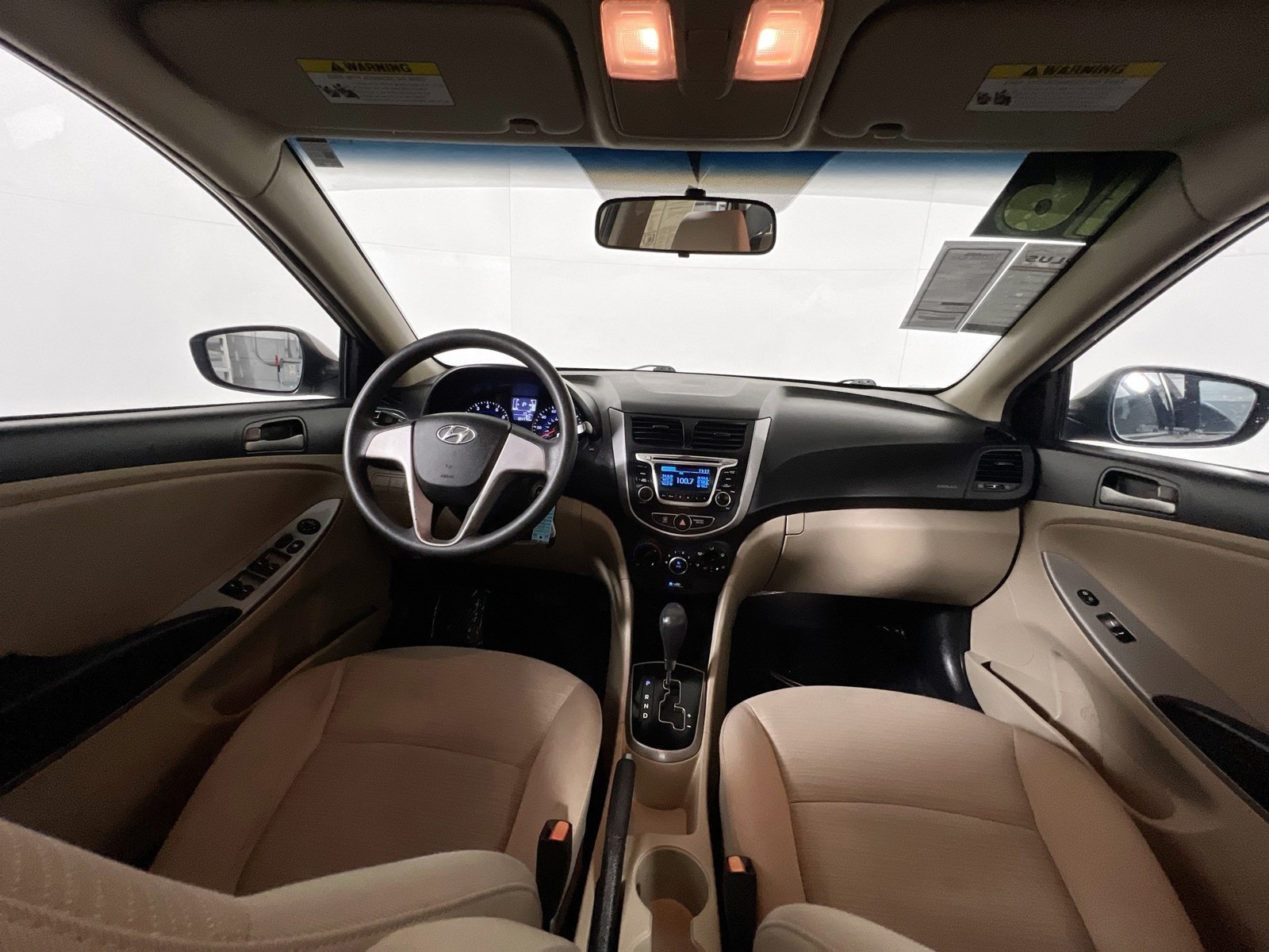 Used 2016 Beige Hyundai SE image 22