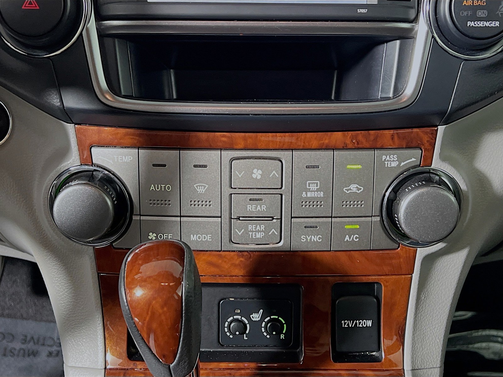 Used 2013 Blue Toyota Limited image 23