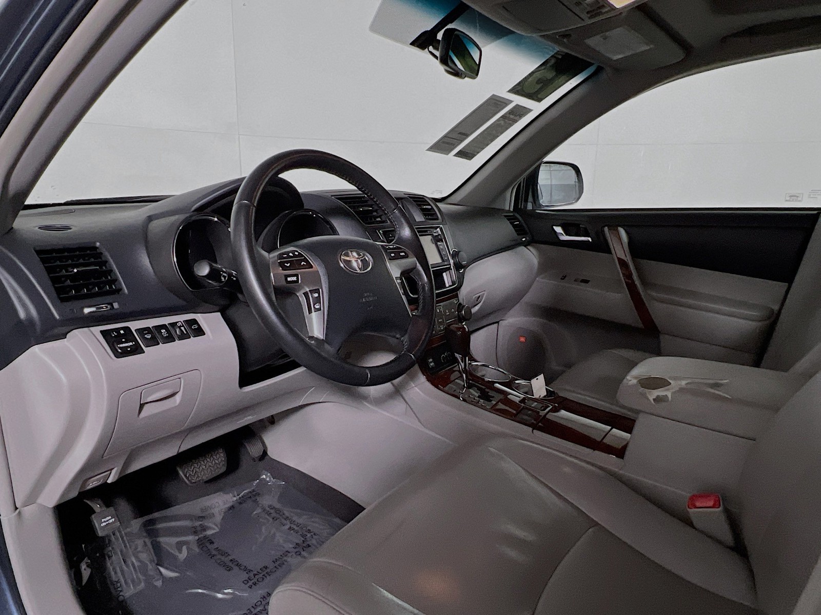Used 2013 Blue Toyota Limited image 26