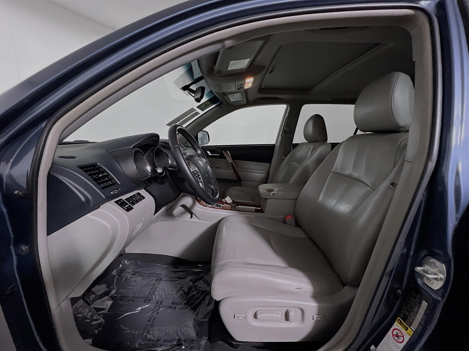 Used 2013 Blue Toyota Limited image 12