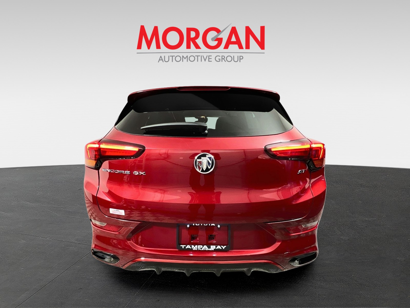 Used 2021 Red Buick Essence image 4
