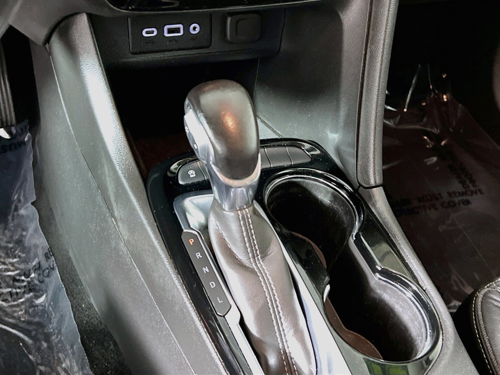Used 2021 Red Buick Essence image 21