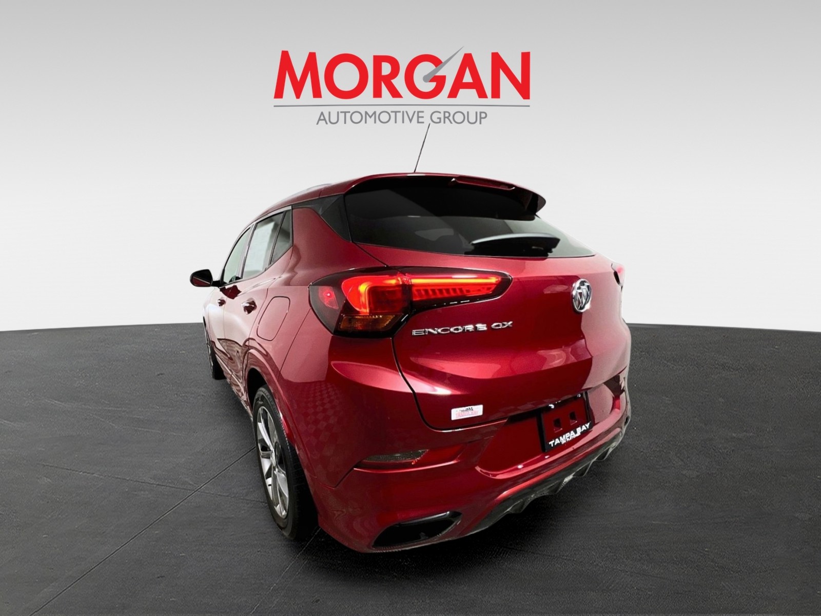 Used 2021 Red Buick Essence image 5